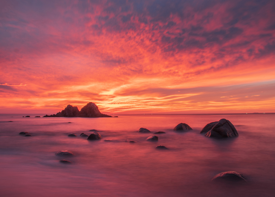 写真　奨励賞「赤い糸の島」岡本晃一（綾部市）